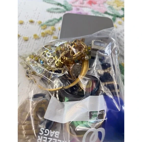 Vintage Modern Costume Jewelry Lot 1lb 14oz Watches Necklaces Bracelets Mixed - Picture 4 of 9